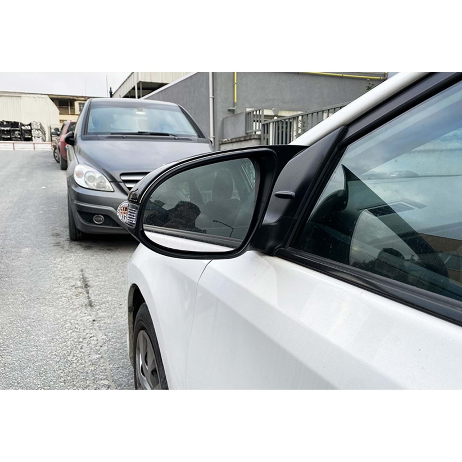 Auris Batman Ayna Kapağı Piano Black / 2012-2018 Auris Batman Ayna Kapağı Piano Black / 2012-2018
