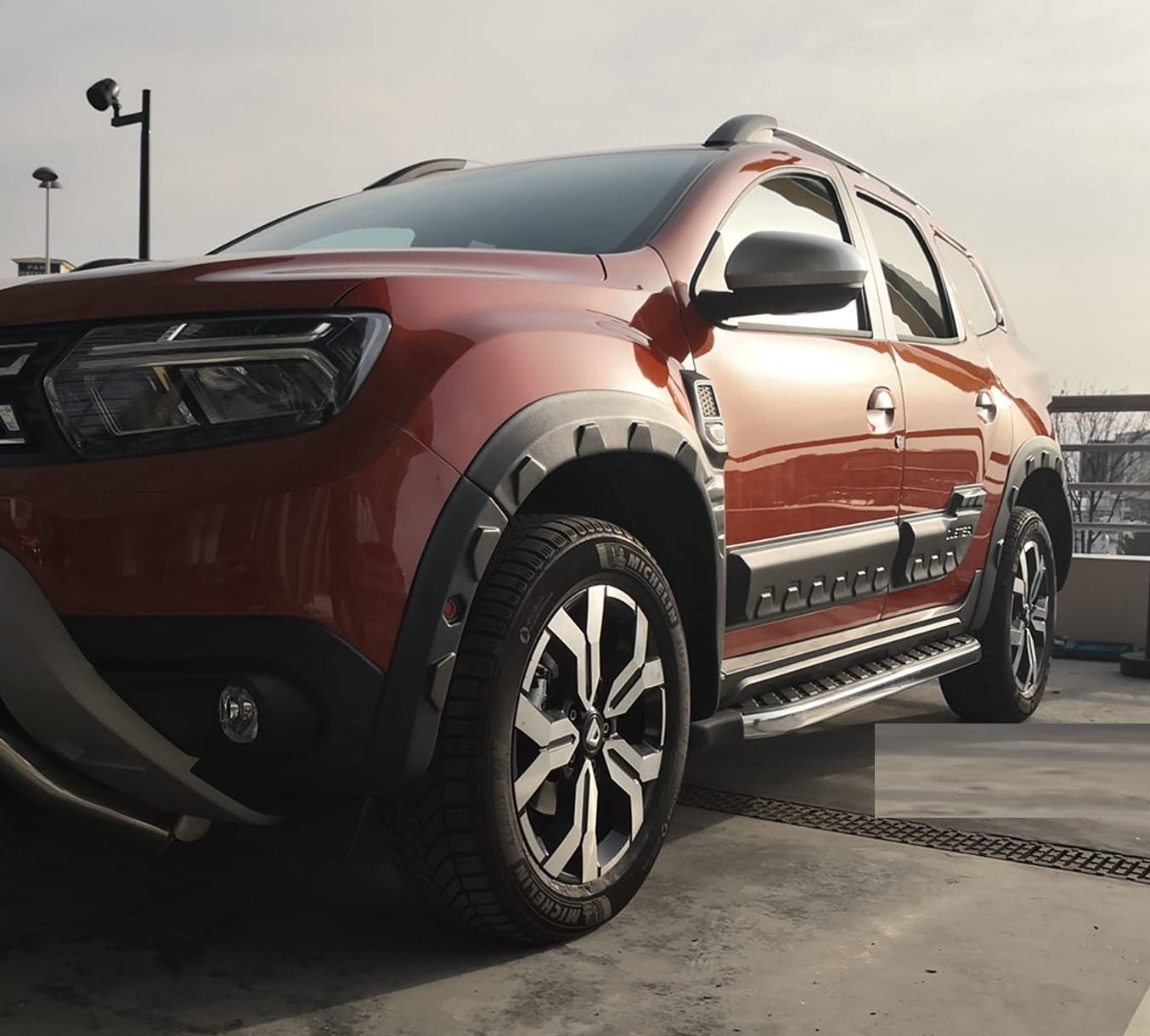 Dacia Duster Çamurluk Dodik Seti ve Kapı Koruma Seti 2018-2024 (Hornet model) Dacia Duster Çamurluk Dodik Seti ve Kapı Koruma Seti 2018-2024 (Hornet model)
