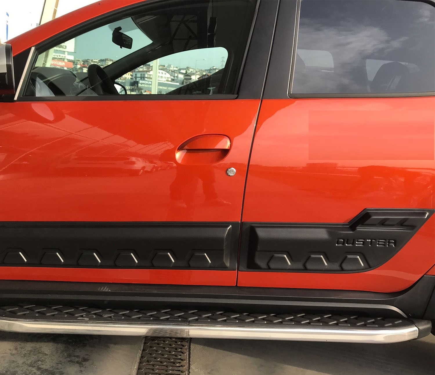 Dacia Duster Çamurluk Dodik Seti ve Kapı Koruma Seti 2018-2024 (Hornet model) Dacia Duster Çamurluk Dodik Seti ve Kapı Koruma Seti 2018-2024 (Hornet model)