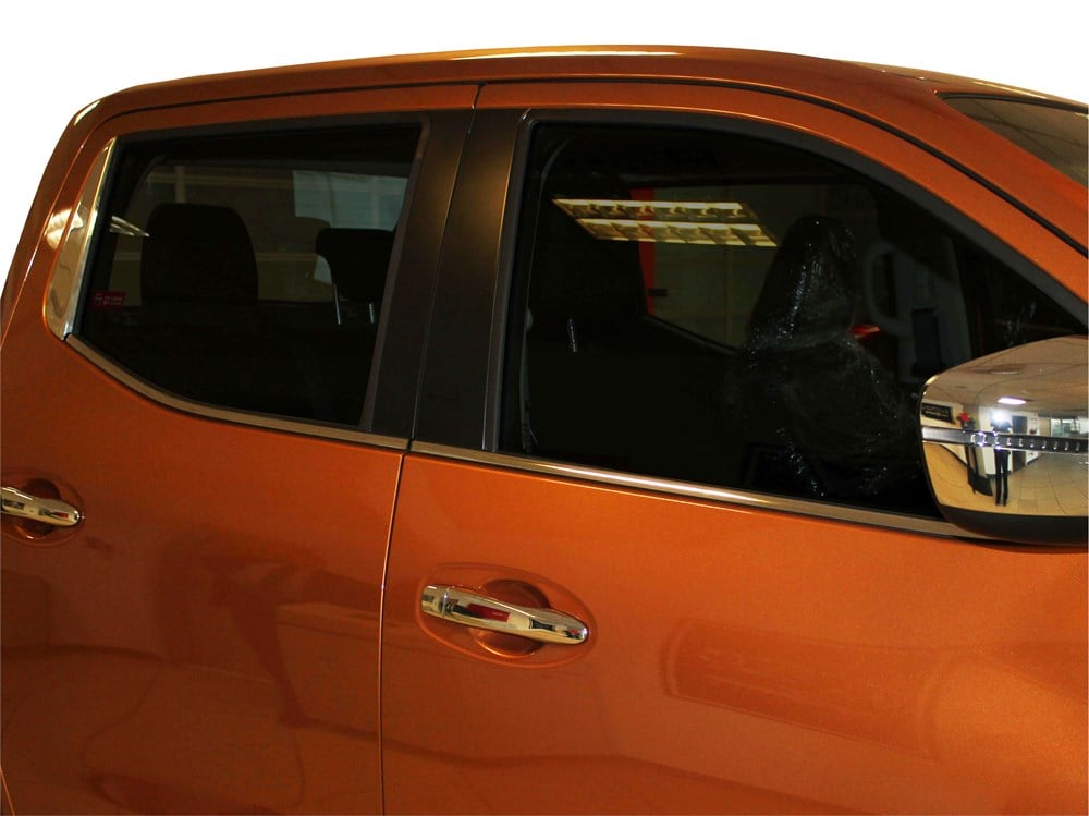 Nissan Navara Cam Çıtası 4 Prç Krom 2016 ve Sonrası Nissan Navara Cam Çıtası 4 Prç Krom 2016 ve Sonrası