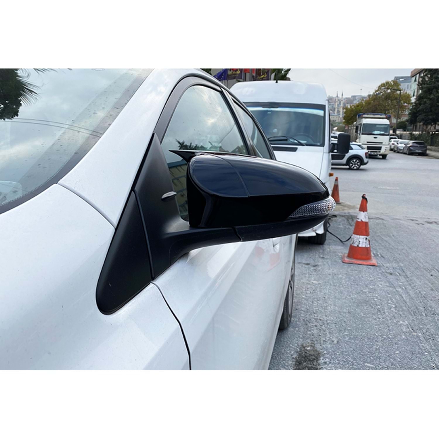Verso Batman Ayna Kapağı Piano Black / 2009-2018 Verso Batman Ayna Kapağı Piano Black / 2009-2018