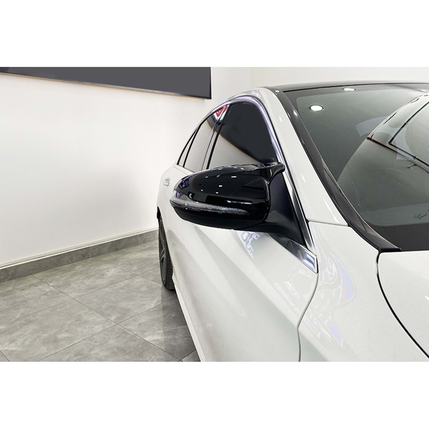 W205 Batman Ayna Kapağı Piano Black / 2015-2019 W205 Batman Ayna Kapağı Piano Black / 2015-2019